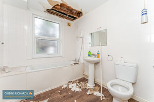 Photo 32- click for photo gallery